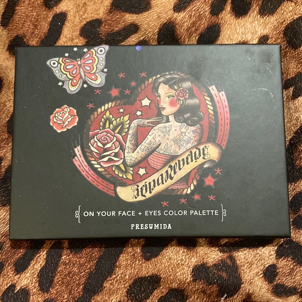 Rina Rebelde On Your Face ans Eyes Color Palette In “Presumida”